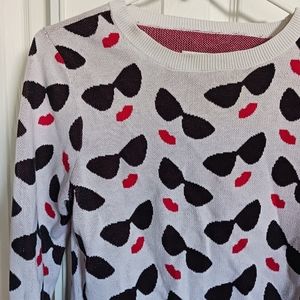 Alice Olivia  Sweater SZ MP Black Sun glasses Lips Pullover Great Condition…